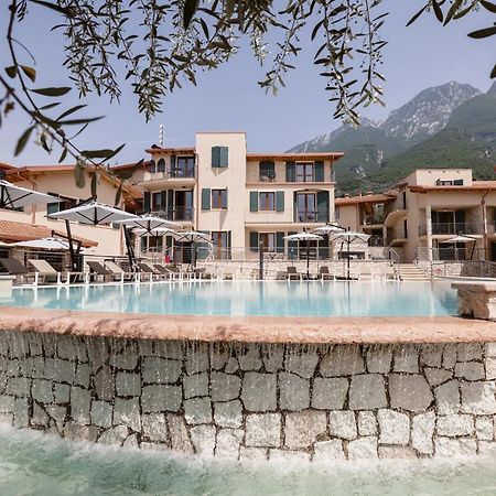 Atlantide Villaggio Albergo Brenzone sul Garda Esterno foto