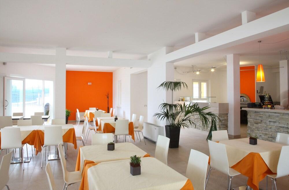 Atlantide Villaggio Albergo Brenzone sul Garda Esterno foto