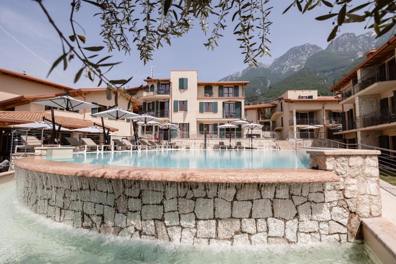 Atlantide Villaggio Albergo Brenzone sul Garda Esterno foto