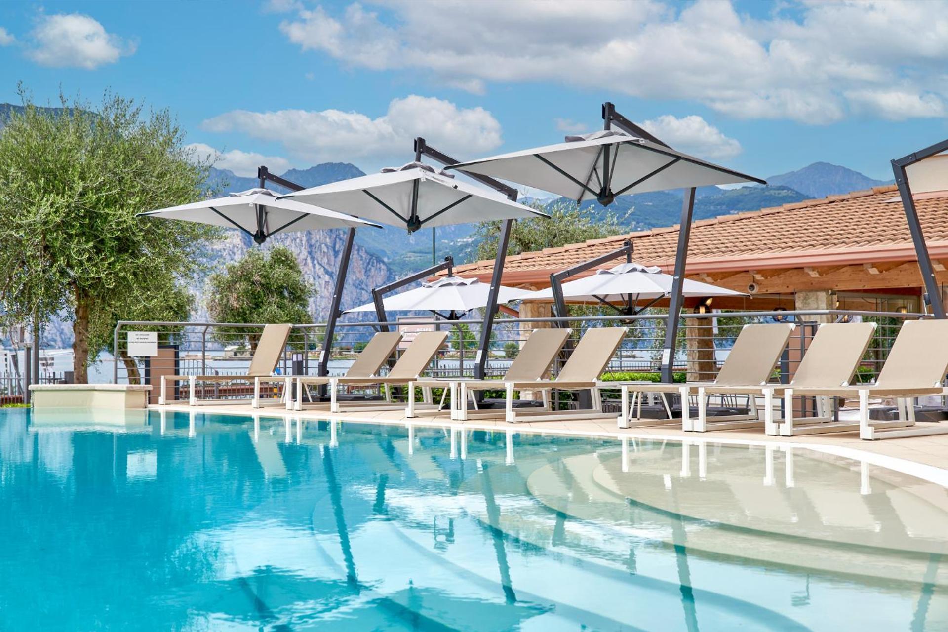 Atlantide Villaggio Albergo Brenzone sul Garda Esterno foto