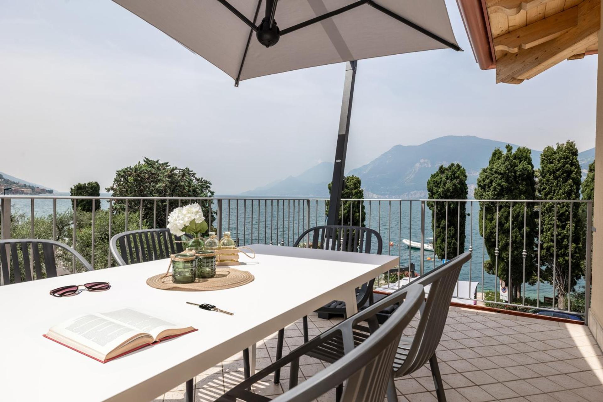 Atlantide Villaggio Albergo Brenzone sul Garda Esterno foto
