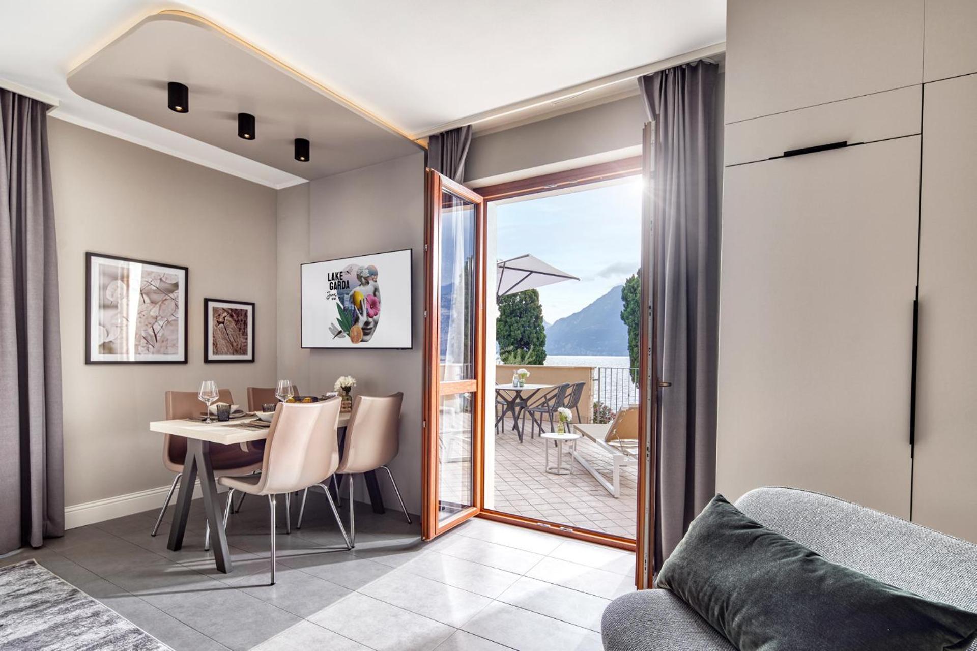 Atlantide Villaggio Albergo Brenzone sul Garda Esterno foto
