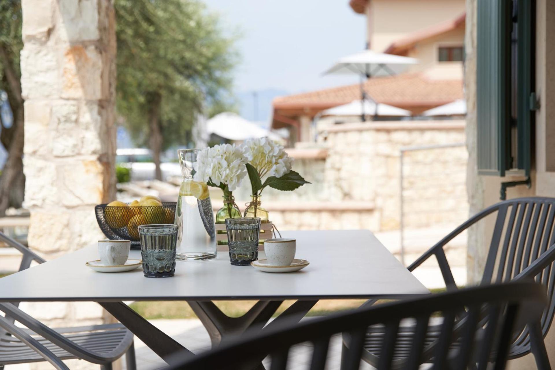 Atlantide Villaggio Albergo Brenzone sul Garda Esterno foto