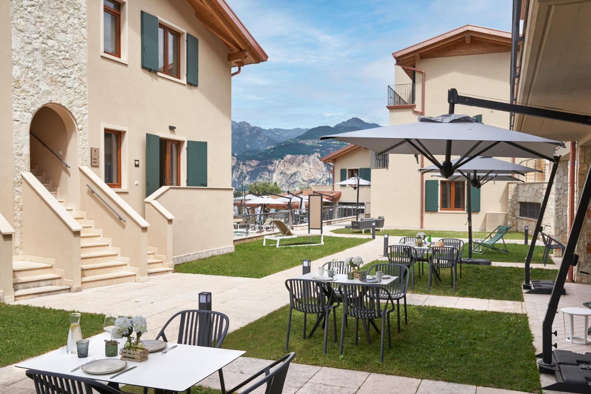 Atlantide Villaggio Albergo Brenzone sul Garda Esterno foto