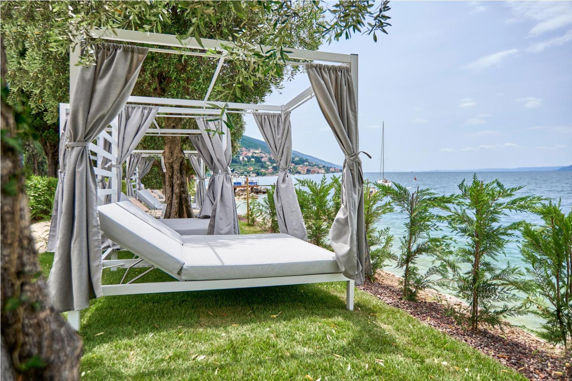 Atlantide Villaggio Albergo Brenzone sul Garda Esterno foto