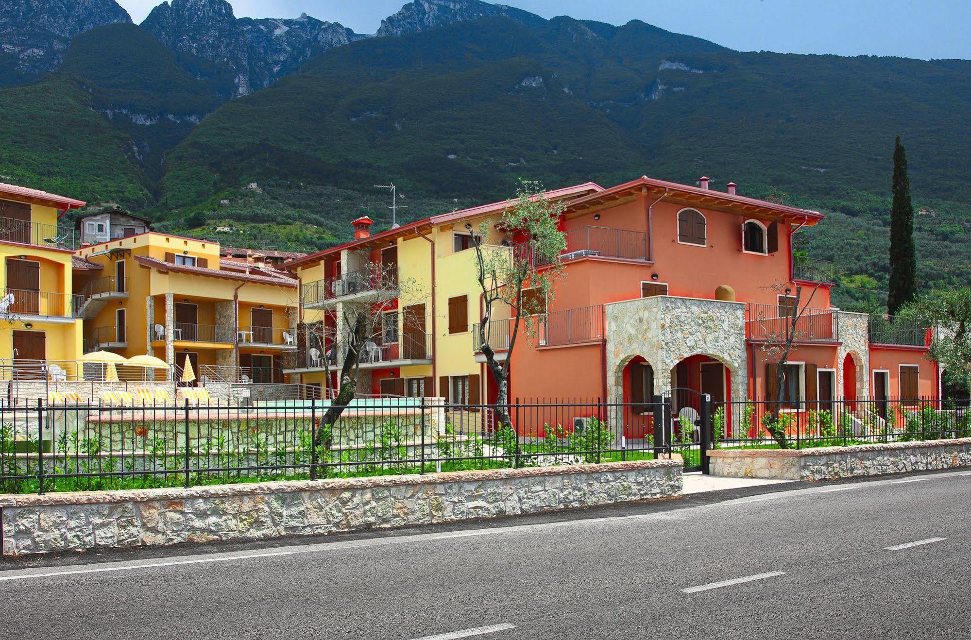 Atlantide Villaggio Albergo Brenzone sul Garda Esterno foto