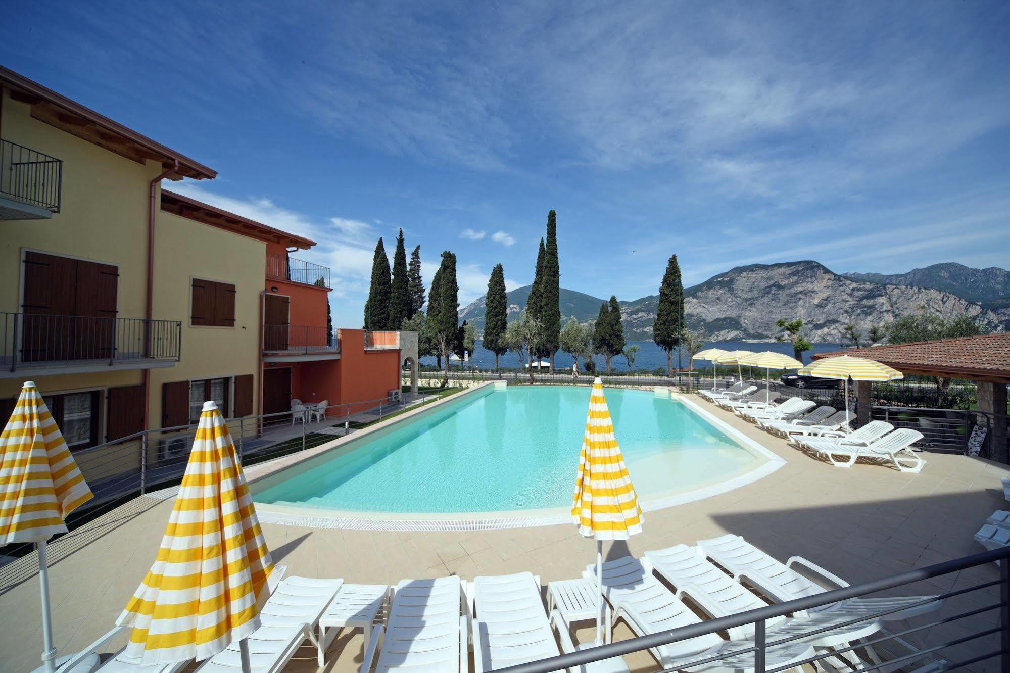 Atlantide Villaggio Albergo Brenzone sul Garda Esterno foto