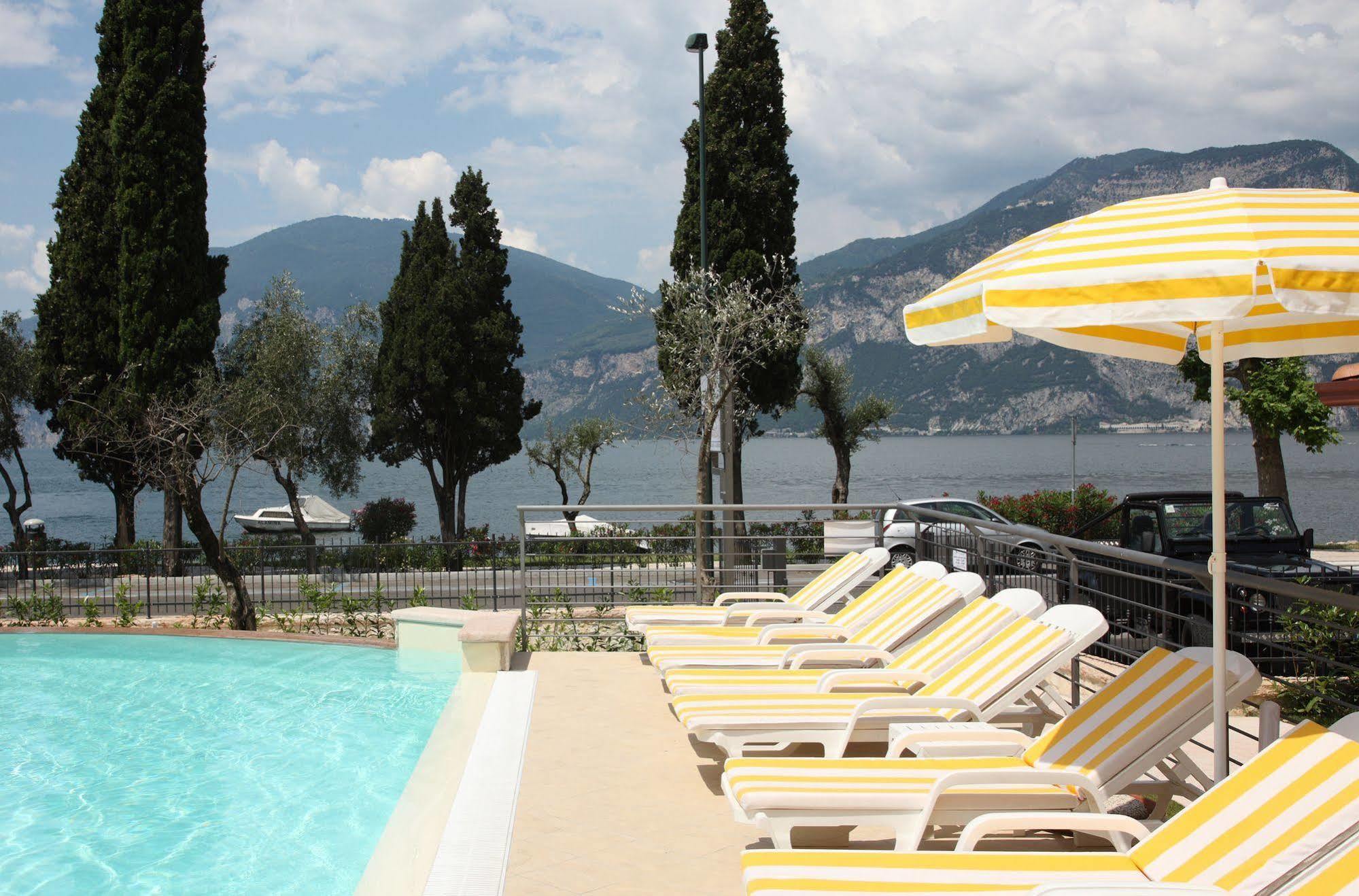 Atlantide Villaggio Albergo Brenzone sul Garda Esterno foto