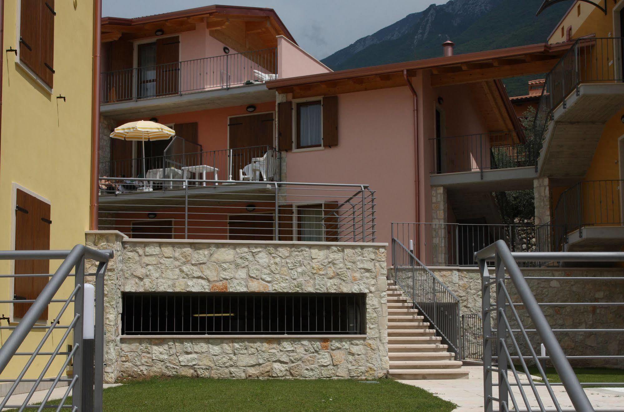 Atlantide Villaggio Albergo Brenzone sul Garda Esterno foto