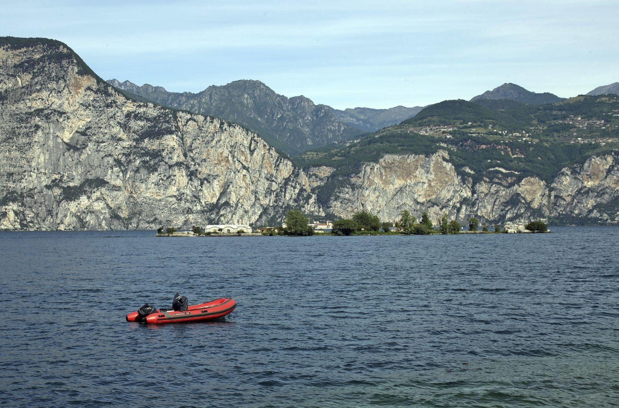 Atlantide Villaggio Albergo Brenzone sul Garda Esterno foto